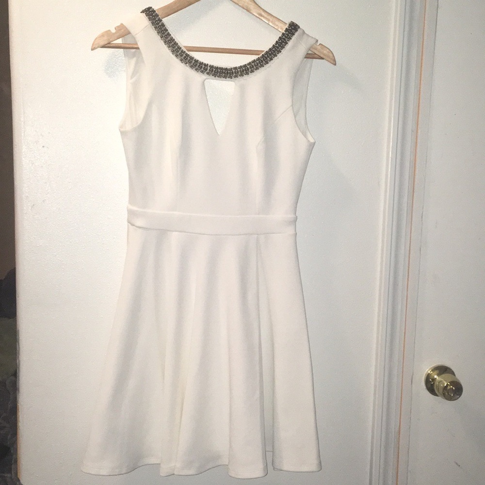 WHITE DRESS